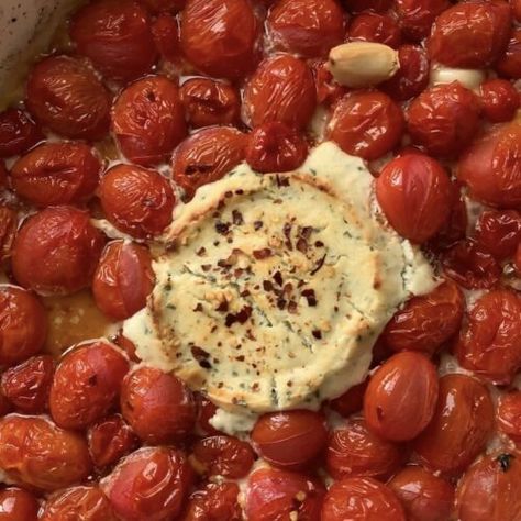 Sammy Montgoms, Boursin Recipes, Pasta Recipes Video, Tomato Pasta Recipe, Everyday Italian, Cherry Tomato Pasta, Boursin Cheese, Baked Tomatoes, Simple Meals