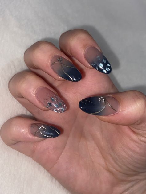 Silver Acrylic Nails Almond Shape, Royal Blue Gel Nails Almond, Navy Silver Nails Design, Nail Designs For Prom Blue, Dark Blue Nails With Design Almond, Dark Blue And Silver Prom Dress, Dark Blue Winter Formal Dresses, Midnight Blue Gel Nails, Nail Inspo Midnight Blue