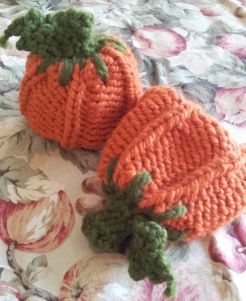 Punkin' Hats, includes video Loom Knitting Patterns Hat, Knitting Patterns Cocoon, Loom Knitting Ideas, Round Loom Knitting, Loom Hats, Loom Knit Hat, Loom Knitting Stitches, Knit Loom, Loom Crochet