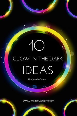 Diy Black Light, Glow In Dark Party, Glow Stick Party, Glow In The Dark Party, Camping Bedarf, Lake Party, Christian Camp, Glow Birthday Party, Black Lights