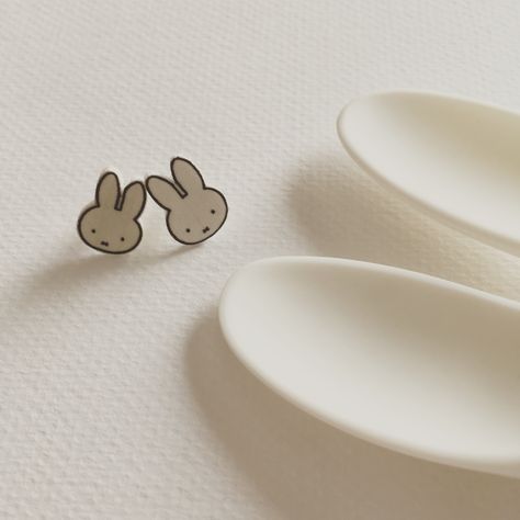 Miffy earrings and her ears.  #miffy #earring #shrinkpaper #shrinkplastic #etsy Miffy Earrings, Miffy Bunny, Shrinky Dink Jewelry, Shrinky Dink Earrings, Shrink Plastic Jewelry, Shrink Paper, Shrinky Dink, Plastic Earrings, Funky Earrings