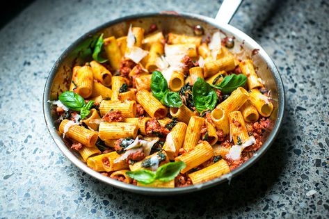 Pork and fennel ragu with pasta | Easy pasta sauces | SBS Food Gordon Ramsay Pasta, Pasta Recipes Sausage, Ragu Pasta, Fennel Pasta, Sausage Ragu, Donal Skehan, Pork Ragu, Fennel Sausage, Ragu Recipe