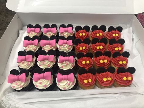 Mickey Minnie Cupcakes, Minnie Mouse Cake With Cupcakes, Mickey And Minnie Mouse Cupcakes, Minnie Mouse Birthday Party Ideas 2nd Cake Mickey Cupcakes, Easy Minnie Mouse Cupcakes, Mickey And Minnie Cupcakes Ideas, Mickey And Minnie Cupcakes, Mickey Mouse Cupcake, Minnie Mouse Cupcake