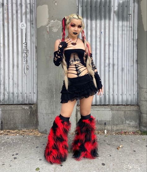 Goth Rave Outfits, Rave Party Outfit, Cybergoth Fashion, Goth Rave, Rave Fits, Festival Outfits Rave, Fashion Aesthetics, Pinterest Aesthetic, Alt Fashion