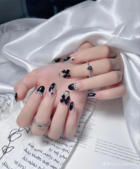 Korean Nail Black, Contoh Nail Art, Asian Makeup Tips, Nail Black, Hello Kitty Birthday Cake, Korean Nail, Model Nails, Korean Nails, Pretty Gel Nails