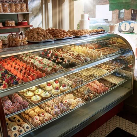 You'll find some of the best Italian pastries in Philadelphia. Take a few moments to browse the showcase. Italian Market Philadelphia, Unique Bakery Ideas, Italian Bakery Aesthetic, Pastry Shop Aesthetic, Pastries Display, Cottagecore Bakery, Italian Pastry Shop, Pastry Shop Interior, Italian Kitchen Ideas