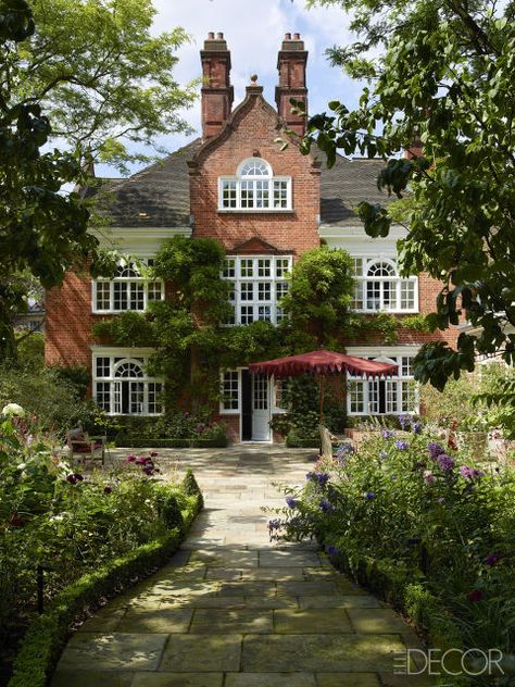 For a 19th-century London home, Studio Peregalli devises richly layered interiors dripping in old world charm. Studio Peregalli, 19th Century London, Red Brick House, London House, Rimini, Brick House, Elle Decor, My Dream Home, Future House