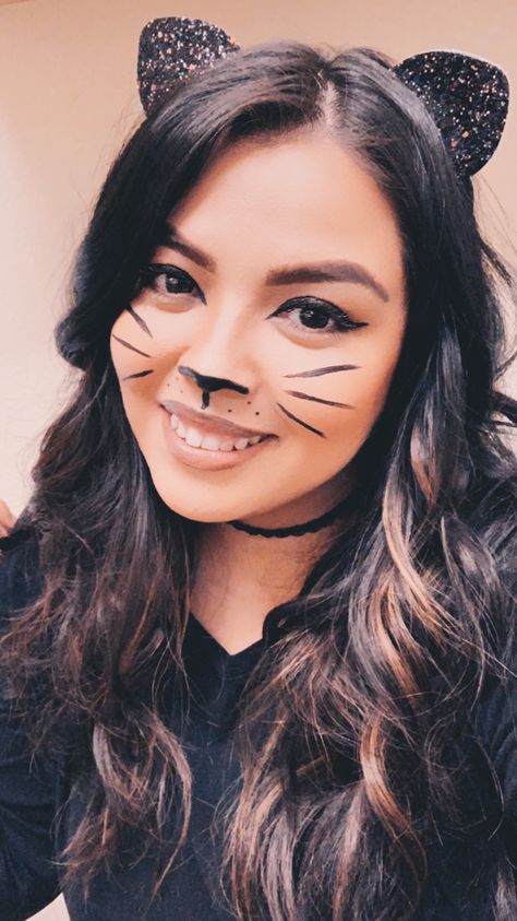 Cat Face Paint Women, Kitty Cat Face Makeup Kids, Orange Cat Makeup Halloween, Kid Cat Makeup, Black Cat Face Makeup, Cat Makeup Simple, Easy Kitty Face Paint, Kids Cat Makeup Halloween, Cat Makeup Halloween Simple