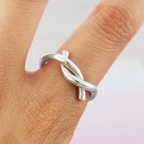 Engagement Ring Modern, Ring For Women Silver, Unusual Engagement Rings, Metal Jewelry Making, Handmade Silver Jewellery, Silver Ring Designs, Stylish Rings, Infinity Ring, Knot Ring