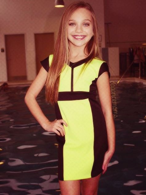 Maddie Ziegler Dance Moms Comics, Dance Moms Confessions, Dance Moms Facts, Cheer Photography, Sally Miller, Dance Moms Dancers, Dance Mums, Maddie And Mackenzie, Beautiful Dance