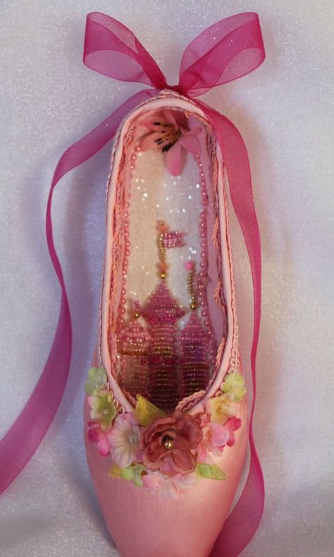 Painted Pointe Shoes, Ballet Crafts, Shoe Artwork, Dancer Lifestyle, Ballet Pointe Shoes, Pointe Shoe, Ballet Shoe, Fantastic Shoes, Shoe Crafts