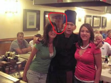 These Real Paranormal Photos Are Freaking the Internet Out Odd Thomas, Real Ghost Photos, Real Paranormal, Ghost Caught On Camera, Paranormal Pictures, Paranormal Photos, Real Haunted Houses, Real Ghost, Creepy Faces