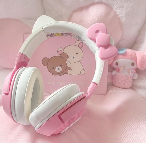 Hello Kitty Headphones, Cat Ear Headset, Headphones Pink, Pink Headphones, Head Phones, Cute Headphones, Headset Bluetooth, Girl With Headphones, Kawaii Tattoo