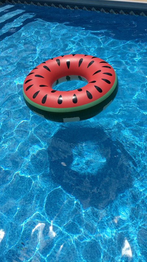 summer fun Fun Wallpaper Iphone, Summer Instagram Pictures, Pool Floaties, Fun Wallpaper, Wallpaper Iphone Summer, Cute Instagram Pictures, Driving Photography, Wallpaper Iphone Disney, Summer Pool