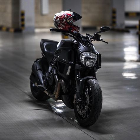 Ducati Diavel the Devil Sport Bike Wallpaper, Futuristic Bike, Ducati Diavel Carbon, Bike Wallpaper, Life Is A Beautiful Ride, Panigale V4, Kawasaki Z900, Cafe Racing, Motorcycle Clothing