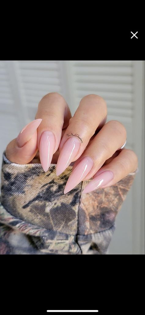 Gel Nails Pointy Almond, Natural Pink Acrylic Nails Almond, Almond Stilleto Shaped Nails, Milky Pink Stiletto Nails, Pink Sharp Almond Nails, Light Pink Pointy Nails, Spring Nails Design 2024, Minimalist Nails Stiletto, Nude Stiletto Nails Short