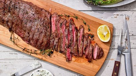 Steak For A Crowd, Cheap Steak, Best Cut Of Steak, Skirt Steak Recipes, Grilled Skirt Steak, Steak In Oven, Flank Steak Recipes, Hanger Steak, Flat Iron Steak