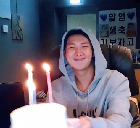 #BTS #Namjoon #RM Rm Birthday Cake, Namjoon Birthday Cake, Rm Birthday Photo, Rm Birthday, Namjoon Birthday, Bts Party, 19th Birthday Cakes, Birthday Icon, Bts Birthdays