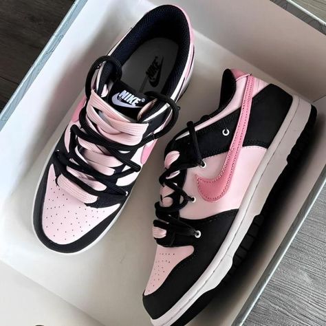 Pretty Sneakers, Cute Nike, Dr Shoes, Animal Skull, Trendy Shoes Sneakers, Preppy Shoes, Jordan Shoes Retro, All Nike Shoes, Shoes Cute