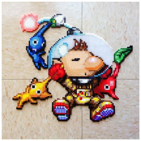 Olimar Pikmin, Disney Perler Beads, Purple Pikmin, Blue Pikmin, Ball Of Light, Pearl Art, Perler Creations, Perler Art, Perler Crafts