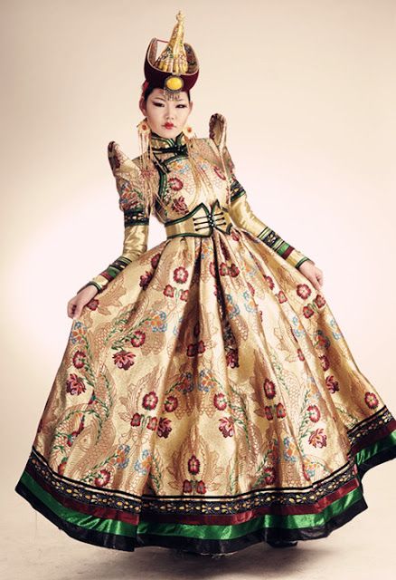 Mongolian wedding dresses Mongolian Wedding, Mongolian Fashion, Mongolian Art, Mongolian Culture, Mongolian Clothing, National Dress, Dresses Ideas, Folk Costume, Fashion Costume