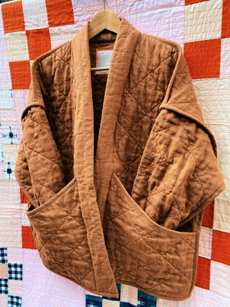 Dolman Sleeve Jacket Pattern, New Sewing Patterns, Japanese Jacket Pattern, Diy Quilt Jacket, Best Sewing Patterns, Blanket Jacket Pattern, Upcycled Quilt Clothes, Bog Jacket Pattern, Quilt Jacket Pattern Diy