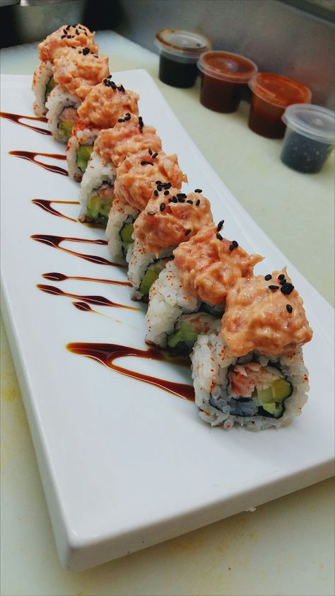 Volcano Roll Sushi, Volcano Roll, Seafood Sushi, Food L, Food Vids, Easy Baking Recipes Desserts, Sushi Restaurants, Food Recepie, Beautiful Plates