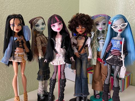 Monster High Pictures, Moster High, Custom Monster High Dolls, Barbie Outfits, Monster High Art, Monster High Characters, Ladies And Gentlemen, Bella Swan, Rory Gilmore