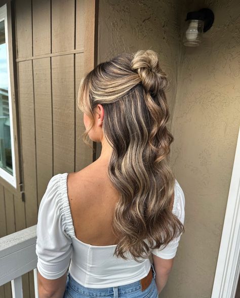 hairstyles for long hair for school Down Hairstyles Long Hair, Beautiful Hairstyles For Long Hair, Hairstyles Long Hair, Braided Waves, Holiday Party Hair, Hair For School, Gorgeous Hairstyles, Braided Half Up, Beautiful Hairstyles