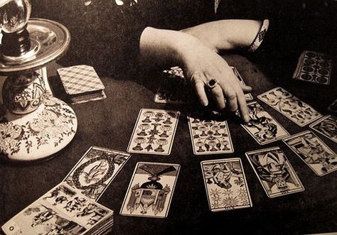 Isobel reading tarot cards. #nightcircus Night Circus, Free Tarot, Season Of The Witch, Fortune Telling, Fortune Teller, Witch Aesthetic, Reading Tarot Cards, Tarot Readers, Card Reading