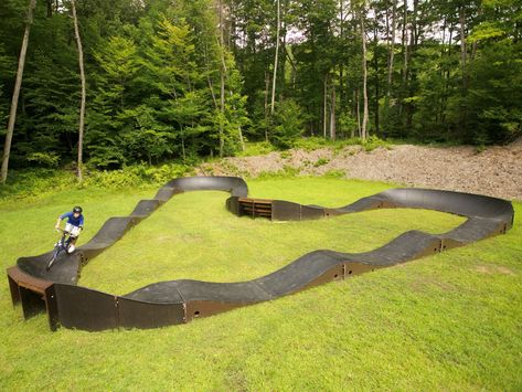 bicycle pump tracks Backyard Bike Track, Pump Track Design, Kids Bike Track, Bike Pump Track, Camp Walden, Backyard Skatepark, Skatepark Design, Motocross Tracks, Pump Track