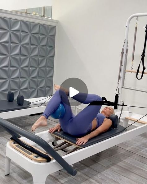 Reformer Pilates Outfit, Pilates Legs Workout, Pilates Workout Reformer, Reformer Room, Pilates Leg Exercises, Reformer Exercises, Target Workout, Pilates Ball, Pilates Outfit