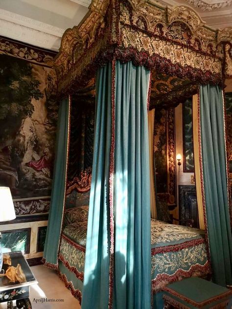 Baroque Interior, Royal Bedroom, Chateaux Interiors, Elizabethan Era, Palace Interior, House Bedroom, Tudor House, Great House, Elegant Homes