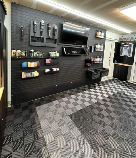 Auto Detailing Garage Design, Car Wash Shop Design Ideas, Car Shop Office Ideas, Men’s Garage Ideas, Car Wash Shop Design, Detail Garage Ideas, Home Detailing Garage, Car Lot Office Ideas, Car Guy Garage Ideas