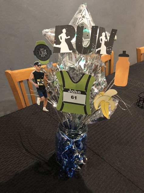 Cross Country Banquet Decorations, Xc Banquet Centerpieces, Track Themed Graduation Party, Cross Country Banquet Centerpieces, Running Themed Party, Cross Country Banquet Ideas, Athletic Banquet Decorations, Cross Country Decorations, Sports Banquet Decorations