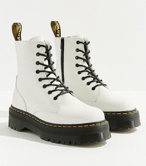 Doc Martens Boots, Dr Shoes, Army Boots, Dr Martens Boots, Skateboarder, Hype Shoes, Shoe Inspo, Aesthetic Shoes, Swag Shoes