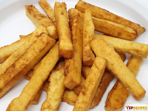 Panisse (Chickpea Fries): A fried garbanzo flour fritter originating from France. Crispy on the outside, soft and creamy on the inside. #yeprecipes Garbanzo Flour, Wine Calories, Alternative Food, Chickpea Fries, Chickpea Flour Recipes, Garbanzo Bean, Alkaline Recipes, Savory Crepes, Meatless Mondays