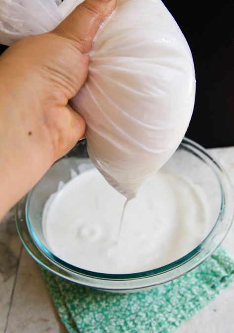 Make Coconut Milk, Diy Coconut, Coconut Milk Recipes, Nut Milk Bag, Dry Coconut, Homemade Drinks, Diffuser Recipes, Coconut Rice, Cooking Lessons