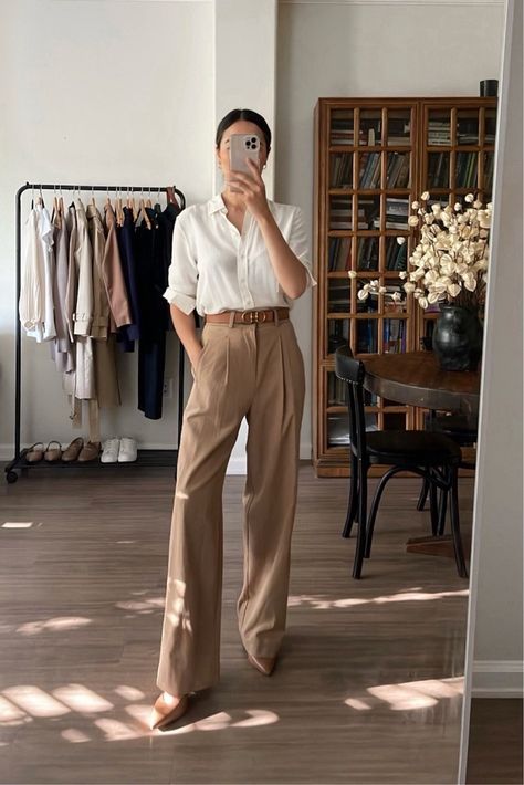 Thrifting Vintage, Tattoo Nails, Classic Work Outfits, Hairstyles Anime, Stylish Office Wear, Dress Pants Outfits, How To Look Expensive, Drape Pants, Nails Fashion