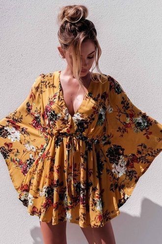 Hippie Mode, Boho Tunic Dress, Floral Playsuit, Mode Hippie, Bright Boho, Mode Boho, Fashion Boho, Boho Tunics, Estilo Boho