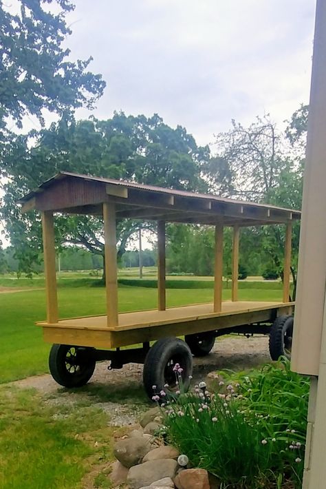 Farm Stands Ideas, Roadside Produce Stand Ideas, Mobile Farm Stand Trailer, Farm Stand Trailer, Pumpkin Stand Roadside, Produce Trailer, Farm Stand On Wheels, Diy Farmstand On Wheels, Produce Wagon Farm Stand