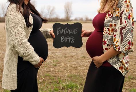 Best Friends Pregnant Together, Friends Pregnant Together, Best Friend Pregnant, Sister Maternity Pictures, Pregnant Together, Friend Pregnancy Photos, Friends Pregnant, Pregnant Best Friends, Ideas With Friends