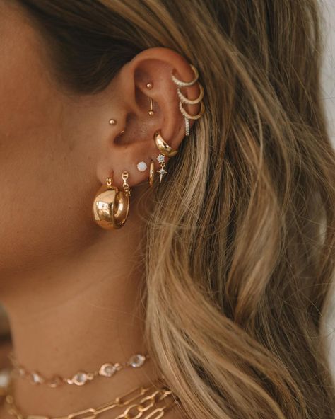 Jay.Nicole on Instagram: “Sunday stack ✨ #taptoshop” Sunstone Jewelry, Cool Ear Piercings, Preppy Jewelry, Pretty Jewelry Necklaces, Cool Piercings, Cute Ear Piercings, 2 Earrings, Jewelry Accessories Ideas, Earrings Inspiration