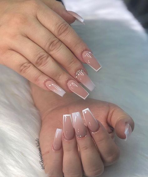 White Tip Acrylic Nails, Nails Burgundy, Fall Baddie, Baddie Nails, Ombre Acrylic Nails, Nagel Tips, White Acrylic Nails, Simple Acrylic Nails, Bling Acrylic Nails