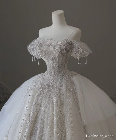 Hey Couture Wedding Dress, Hey Couture, Sleeve Wedding Dress Lace, Big Wedding Dresses, Couture Wedding Dress, Chinese Wedding Dress, Ethereal Dress, Pretty Quinceanera Dresses, Fairy Tale Wedding Dress