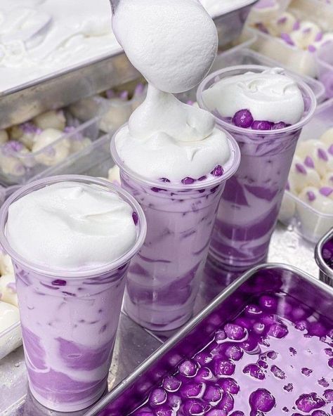 Boba Aesthetic, Bubble Tea Flavors, Pinoy Dessert, Purple Drinks, Bubble Tea Shop, Food Captions, Purple Food, Colorful Drinks, Food Illustration Art