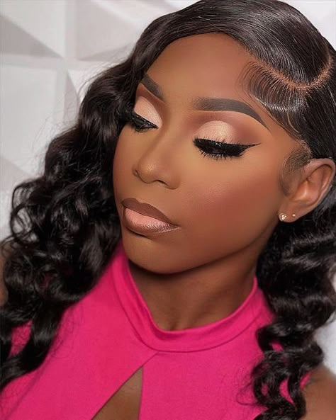 Heavenly Makeup Looks, Makeup Styles For Prom, Soft Glam Makeup Black Women Dark Skin, Makeup Looks For Graduation, Makeup For Graduation, Graduation Makeup Ideas, Makeup Artist Outfit, Makeup Soft Glam, Black Bridal Makeup