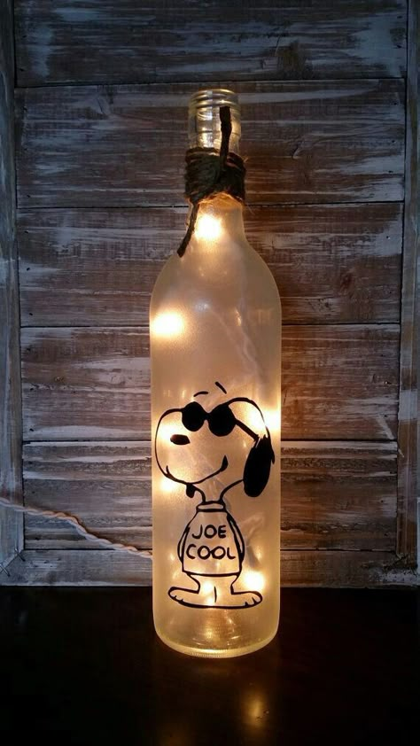 Joe Cool Snoopy, Cool Snoopy, Snoopy Joe Cool, Love Clip, Tattoo Wallpaper, Snoopy Birthday, Wine Bottle Lamp, Peanut Gang, Diy Glass Bottle Crafts