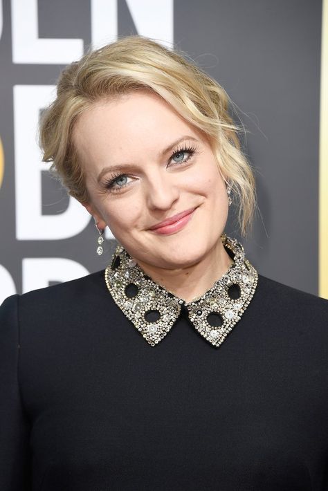 Elisabeth Moss | Celebrity Hair and Makeup at the 2018 Golden Globes | POPSUGAR Beauty Photo 22 Cute Bob Haircuts, Elizabeth Moss, Pixie Haircut Styles, Hair Evolution, Elisabeth Moss, All Black Dresses, Lob Hairstyle, Popsugar Beauty, Beauty Looks