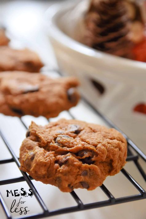 pumpkin cookies on a cooling rack Cookie Add Ins, Pumpkin Cookies With Spice Cake, Cake Chocolate Chip Cookies, Easy Pumpkin Spice Cake, Pumpkin Cake Mix Cookies, Pumpkin Spice Chocolate, Spice Cake Mix And Pumpkin, Homemade Baked Bread, Vegan Pumpkin Spice